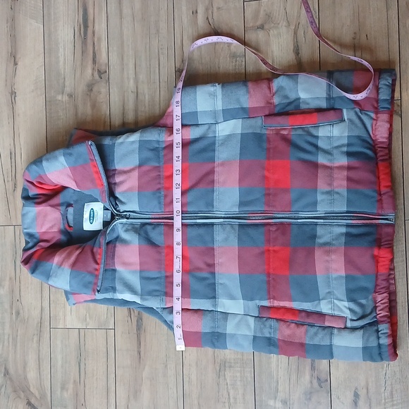 Red And Gray Frost Free Puffer Vest By Old Navy. Size M - Picture 17 of 17